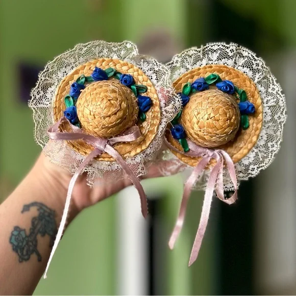 VTG Handmade Wicker Sun Hats Lace & Floral Magnet Cottagecore Farmhouse Set of 2 - Picture 4 of 10